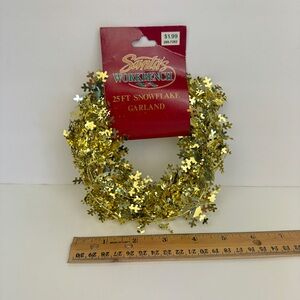 Vtg 1997 25ft Gold Snowflake Garland Wired Santas Workbench Fabri Centers of USA